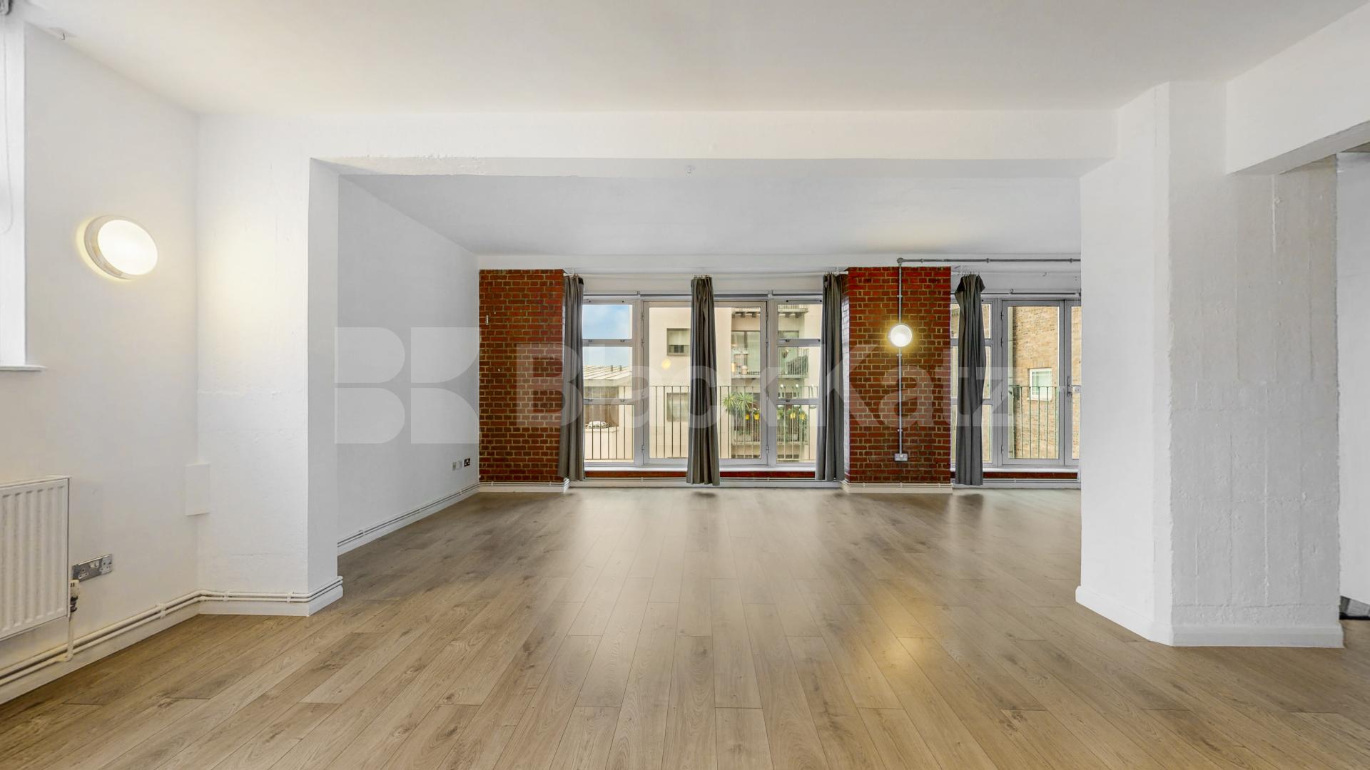 Spacious Studio located within a warehouse conversion with exposed brick  Ability View - Kingsland Road, Haggerston